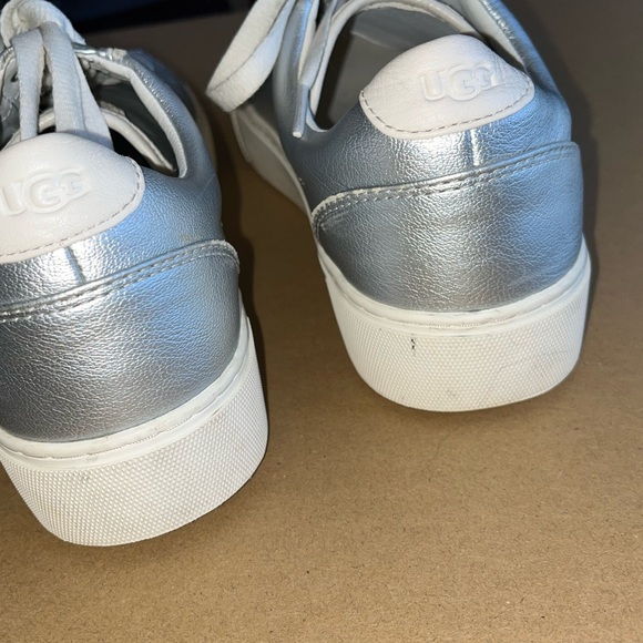 Final Price! UGG Women's Zilo Metallic Silver Sneakers - Picture 8 of 11